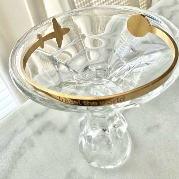 Gold Bangle Bracelet - Picture 5 of 7